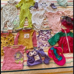 Huge Lot Baby Girl Size 9-12 Months Clothes Tops Bodysuits Hats Sleepers 19pcs